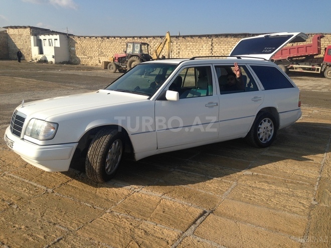 Mercedes E 200 1994, 305,000 km - 2.0 l - Bakı