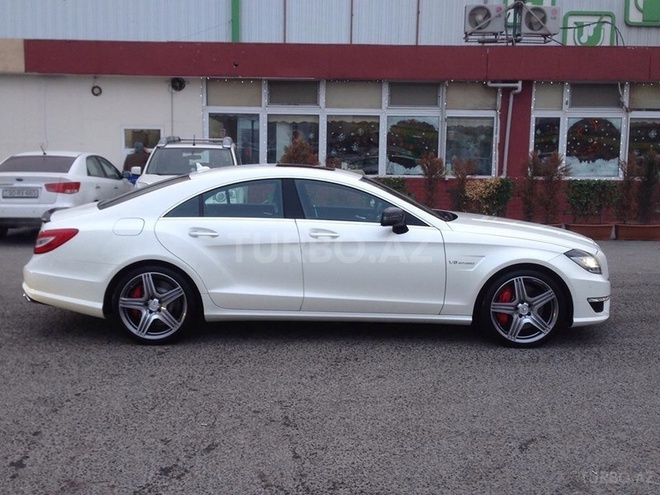 Mercedes CLS 63 AMG 2012, 28,000 km - 5.5 l - Bakı