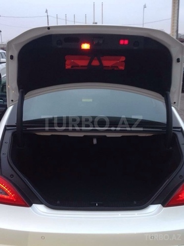 Mercedes CLS 63 AMG 2012, 28,000 km - 5.5 l - Bakı
