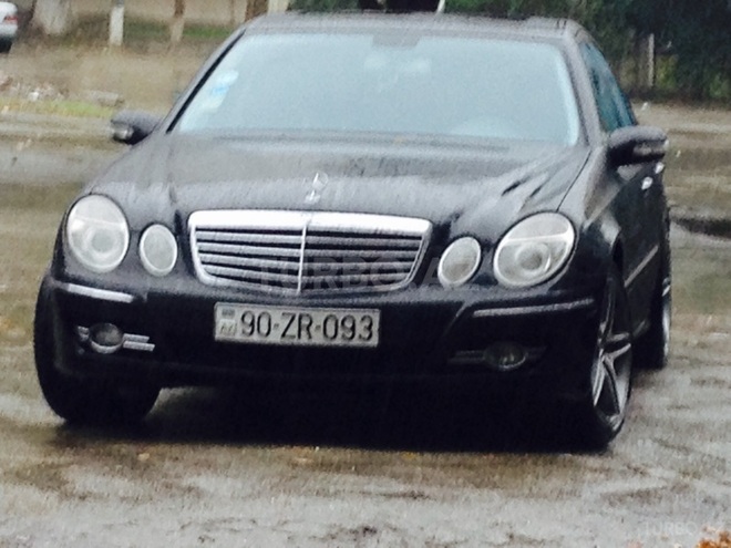 Mercedes E 240 2003, 197,000 km - 2.4 l - Bakı