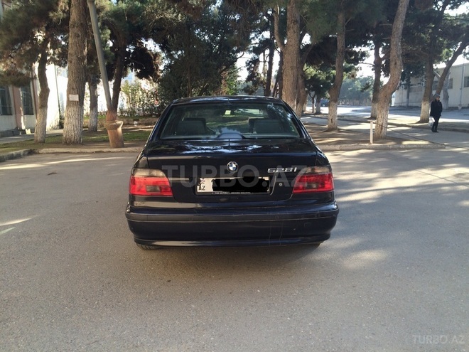 BMW 528 1999, 236,586 km - 2.8 l - Bakı