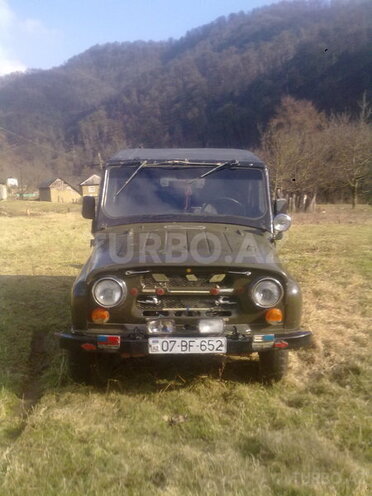 UAZ 469 1995, 300,000 km - 2.4 l - Astara