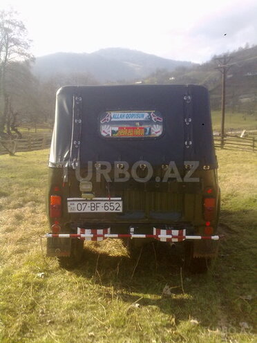 UAZ 469 1995, 300,000 km - 2.4 l - Astara