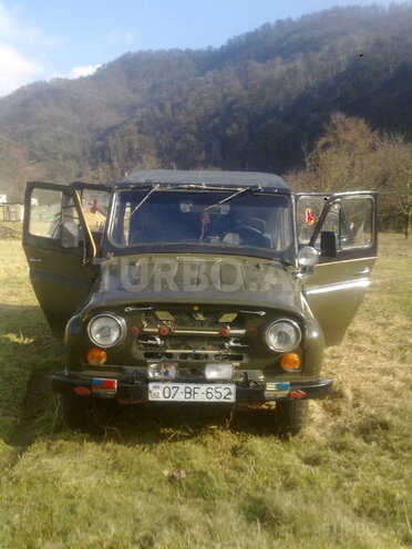 UAZ 469 1995, 300,000 km - 2.4 l - Astara