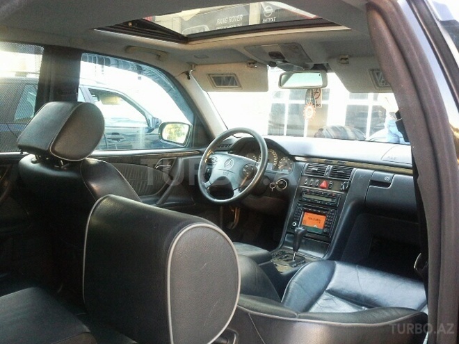 Mercedes E 320 2000, 260,000 km - 3.2 l - Bakı
