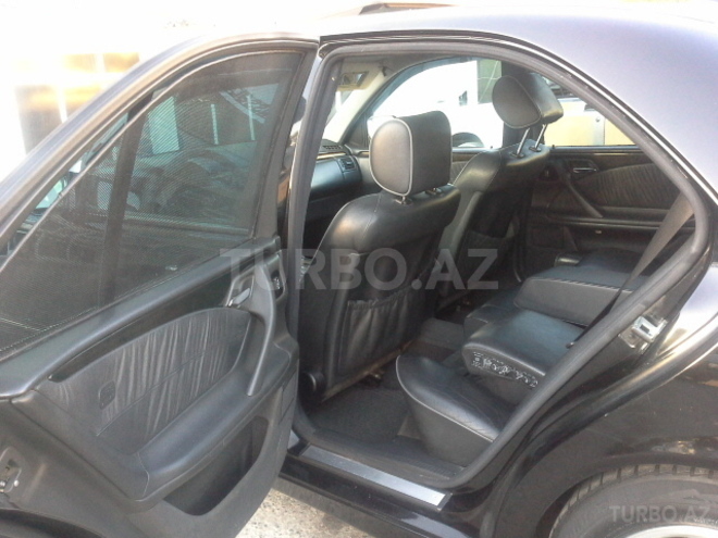 Mercedes E 320 2000, 260,000 km - 3.2 l - Bakı