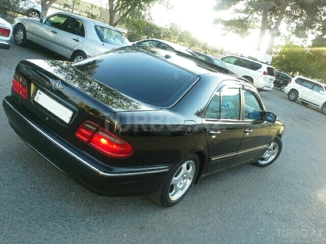 Mercedes E 320 2000, 260,000 km - 3.2 l - Bakı