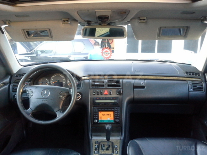 Mercedes E 320 2000, 260,000 km - 3.2 l - Bakı