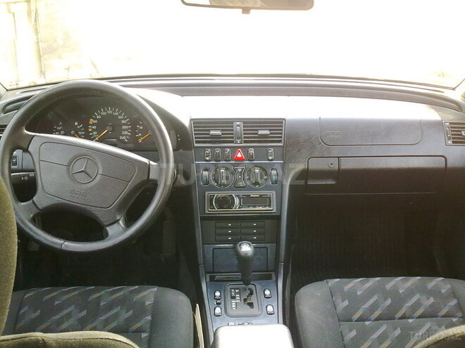 Mercedes C 230 1998, 243,578 km - 2.3 l - Zaqatala