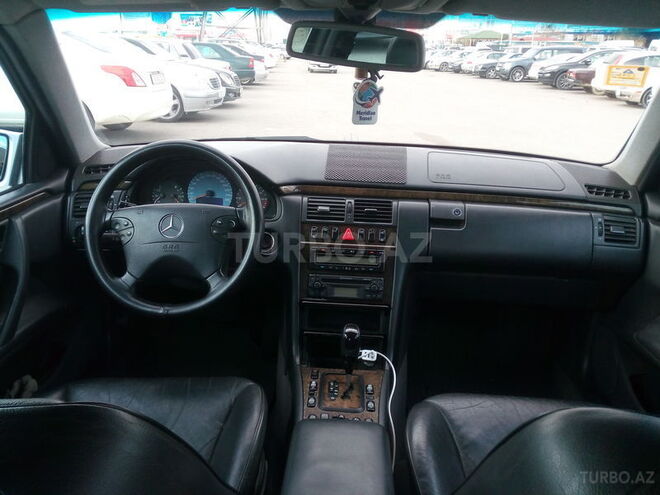 Mercedes E 240 2000, 230,000 km - 2.6 l - Bakı