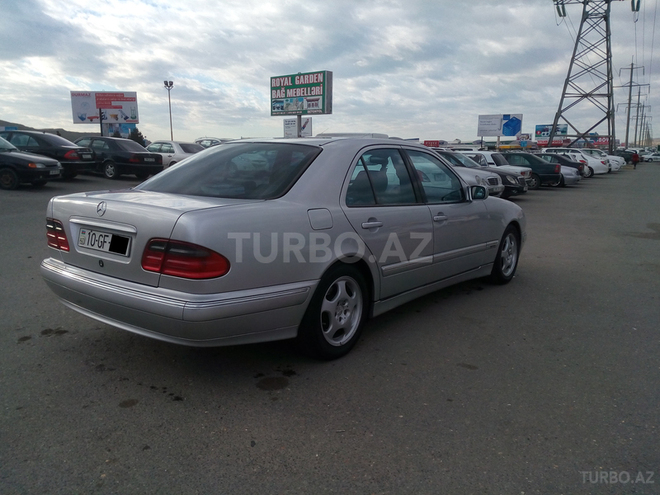 Mercedes E 240 2000, 230,000 km - 2.6 l - Bakı