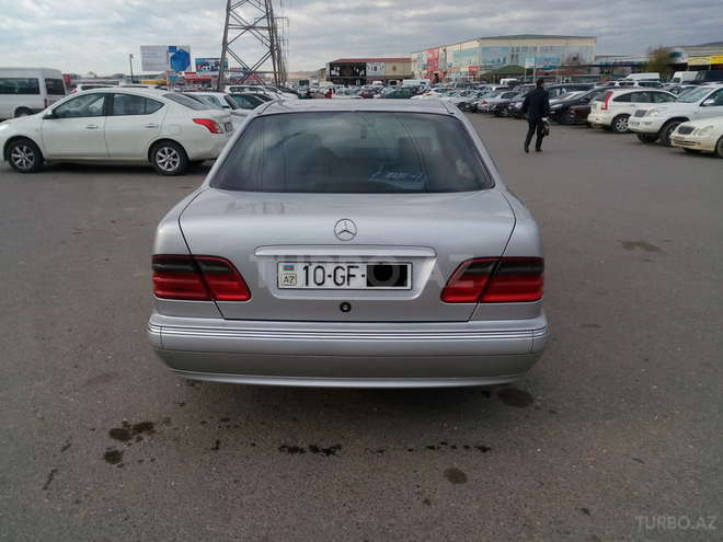 Mercedes E 240 2000, 230,000 km - 2.6 l - Bakı