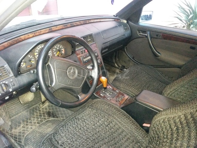 Mercedes C 240 1997, 196,000 km - 2.4 l - Bakı