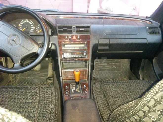 Mercedes C 240 1997, 196,000 km - 2.4 l - Bakı
