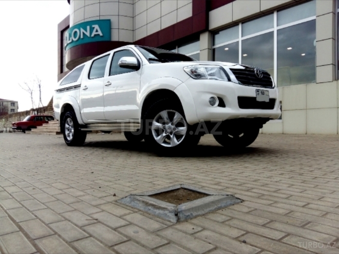 Toyota Hilux 2012, 82,000 km - 2.5 l - Bakı