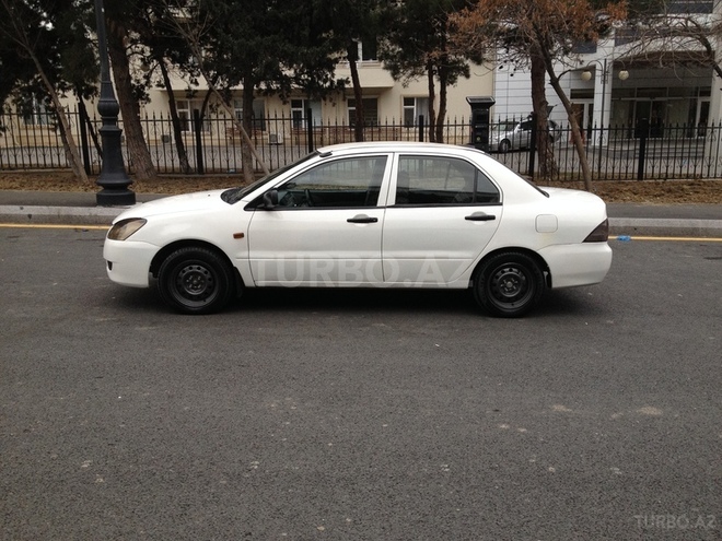 Mitsubishi Lancer 2004, 250,000 km - 1.3 л - Bakı