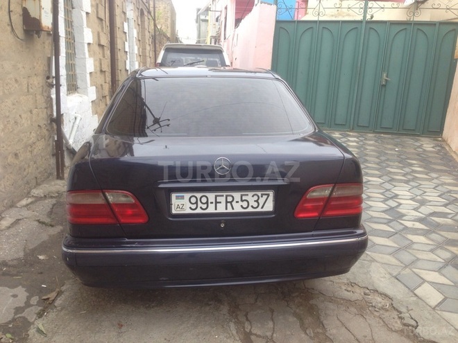 Mercedes E 260 2000, 281,000 km - 2.6 l - Bakı
