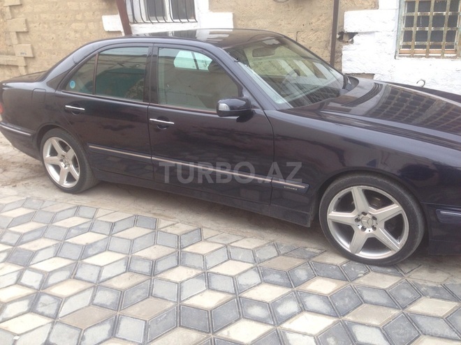 Mercedes E 260 2000, 281,000 km - 2.6 l - Bakı