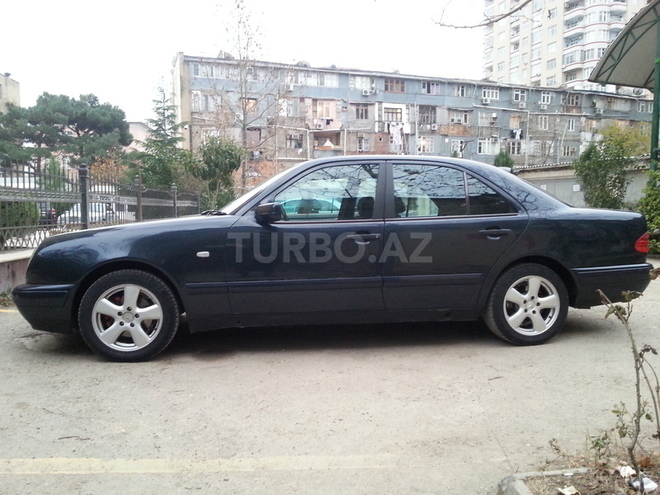 Mercedes E 230 1997, 209,000 km - 2.3 л - Bakı