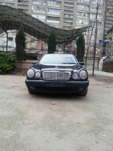 Mercedes E 230 1997, 209,000 km - 2.3 л - Bakı