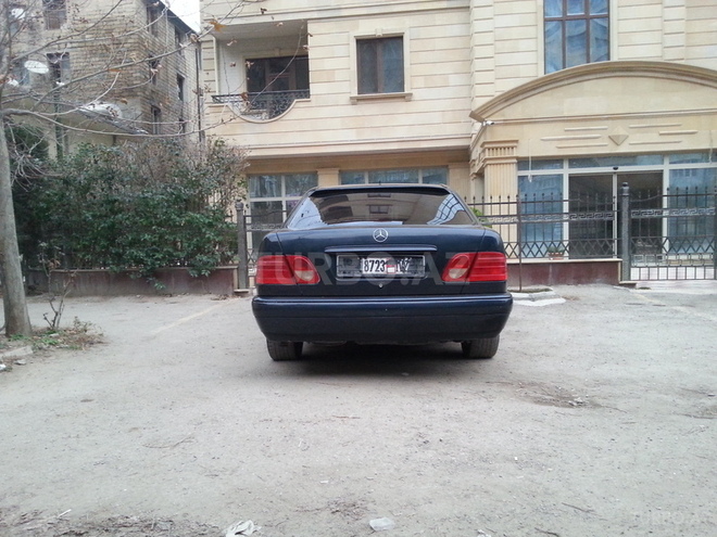 Mercedes E 230 1997, 209,000 km - 2.3 л - Bakı