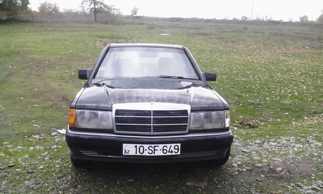 Mercedes E 220 1992, 280,000 km - 2.2 l - Xudat