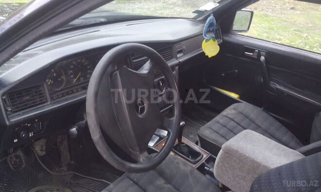 Mercedes E 220 1992, 280,000 km - 2.2 l - Xudat
