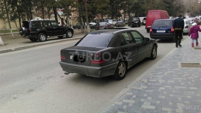 Mercedes C 220 2000, 254,874 km - 2.2 l - Bakı