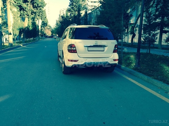 Mercedes ML 550 2009, 60,500 km - 5.5 л - Bakı