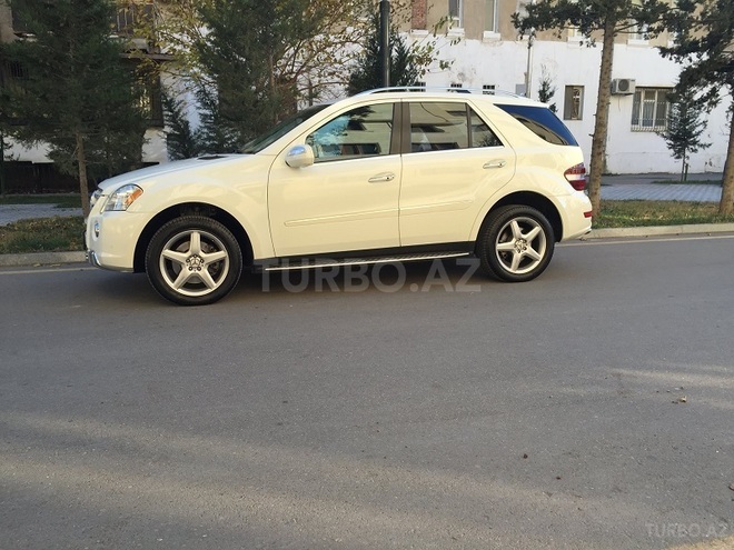 Mercedes ML 550 2009, 60,500 km - 5.5 л - Bakı