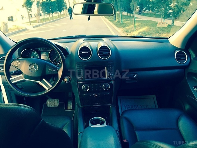 Mercedes ML 550 2009, 60,500 km - 5.5 л - Bakı
