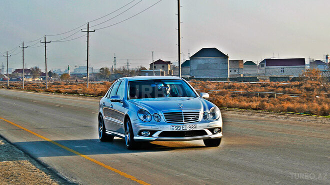 Mercedes E 270 2002, 212,000 km - 2.7 l - Bakı