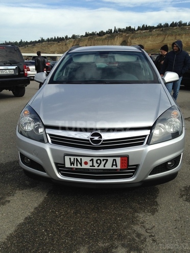 Opel Astra 2010, 123,000 km - 1.6 l - Bakı