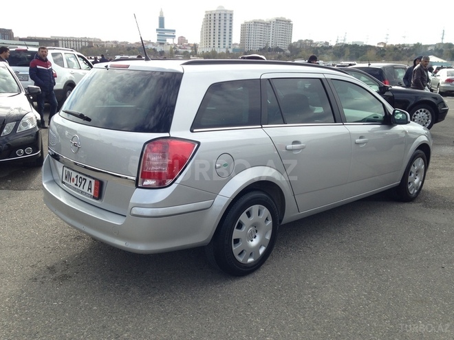 Opel Astra 2010, 123,000 km - 1.6 l - Bakı