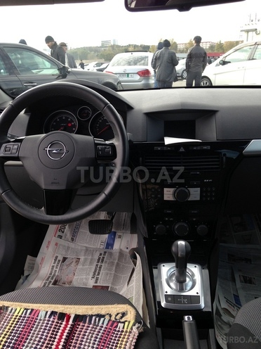 Opel Astra 2010, 123,000 km - 1.6 l - Bakı