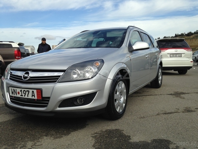 Opel Astra 2010, 123,000 km - 1.6 l - Bakı