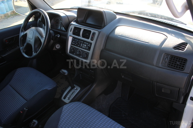 Mitsubishi Pajero io 2001, 117,000 km - 2.0 l - Sumqayıt