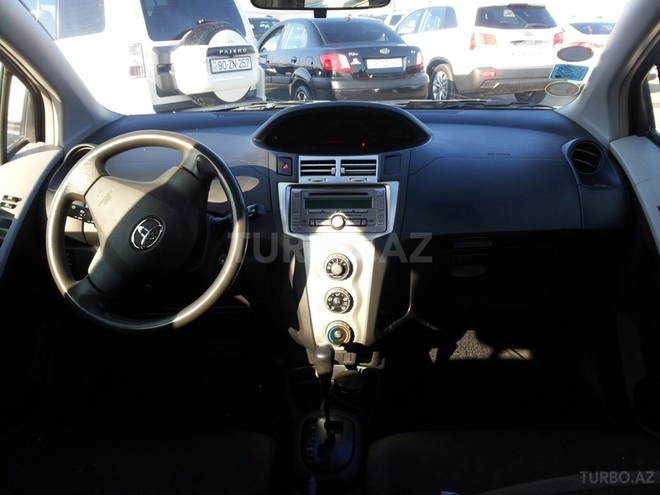 Toyota Yaris 2009, 117,000 km - 1.3 l - Bakı