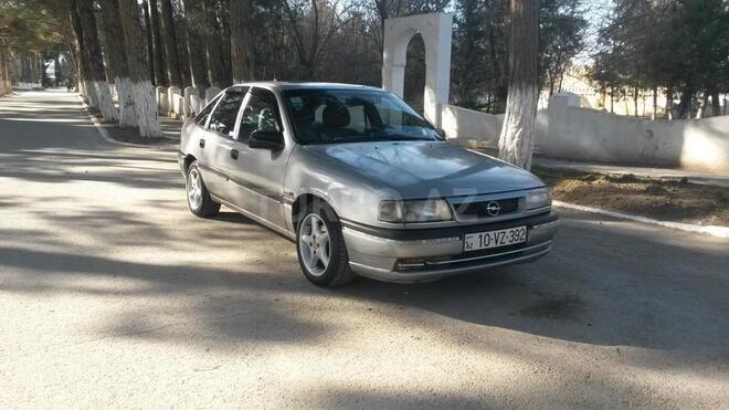 Opel Vectra 1992, 150,000 km - 1.8 l - Sumqayıt