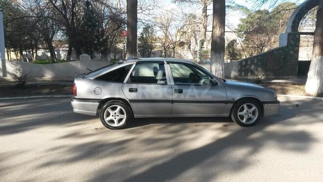 Opel Vectra 1992, 150,000 km - 1.8 l - Sumqayıt
