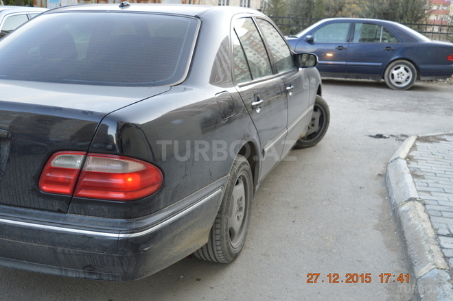 Mercedes E 320 2001, 370,000 km - 3.2 л - Bakı