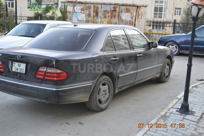 Mercedes E 320 2001, 370,000 km - 3.2 л - Bakı