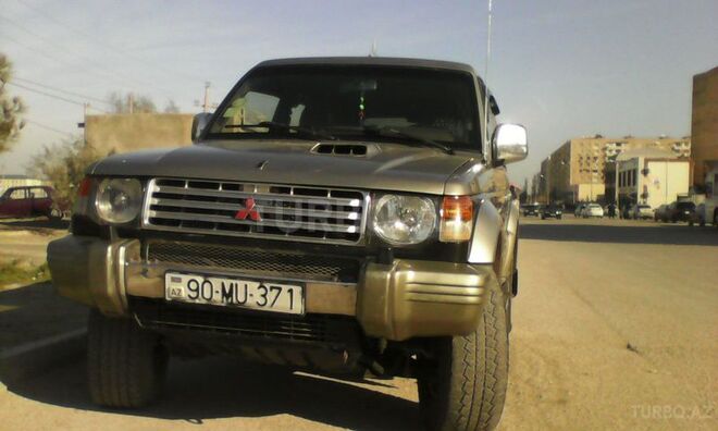Mitsubishi Pajero 1996, 250,000 km - 2.7 l - Bakı