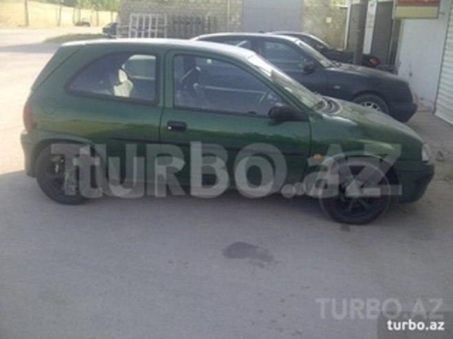 Opel Corsa 1998, 175,000 km - 1.4 л - Bakı