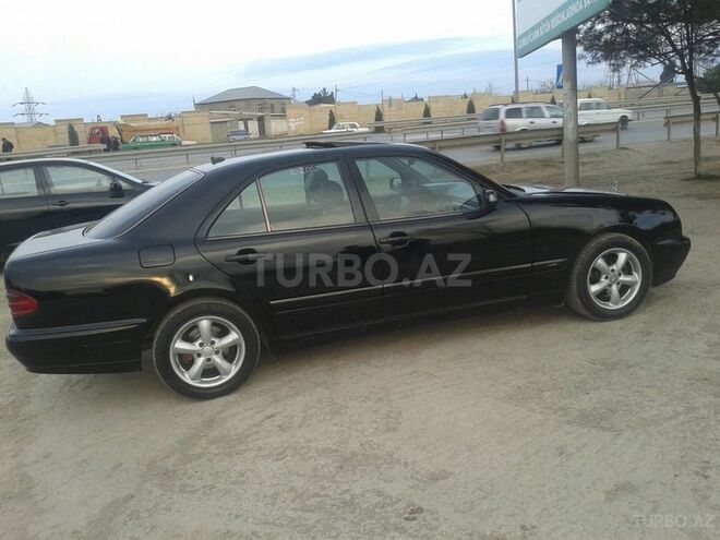 Mercedes E 220 2002, 200,000 km - 2.2 l - Sumqayıt
