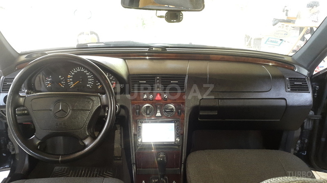 Mercedes C 240 1997, 290,000 km - 2.4 л - Bakı