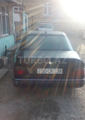 Mercedes E 200 1986, 2,436,558 km - 2.0 l - Sumqayıt