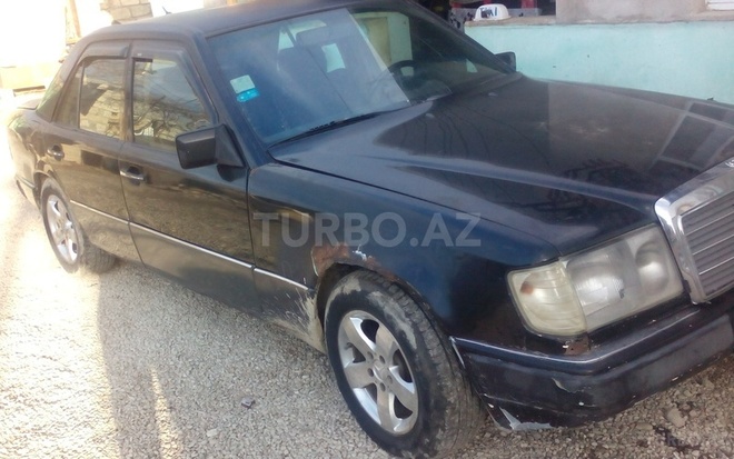 Mercedes E 200 1986, 2,436,558 km - 2.0 l - Sumqayıt