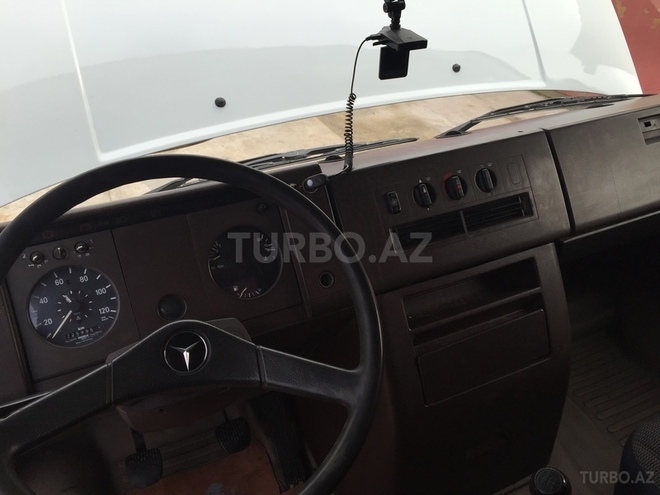 Mercedes 709 D 1990, 325,050 km - 4.0 л - Astara