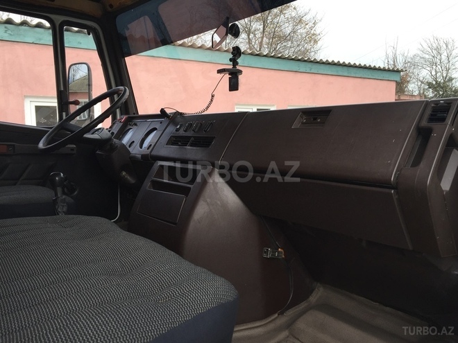 Mercedes 709 D 1990, 325,050 km - 4.0 л - Astara